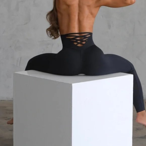 Bombshell Sportswear Sexy Back Leggings Black Size Small